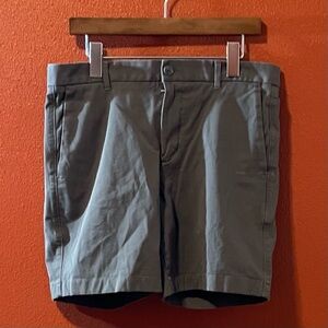 Everlane Men’s The Pull On Slate Gray Performance Chino Shorts